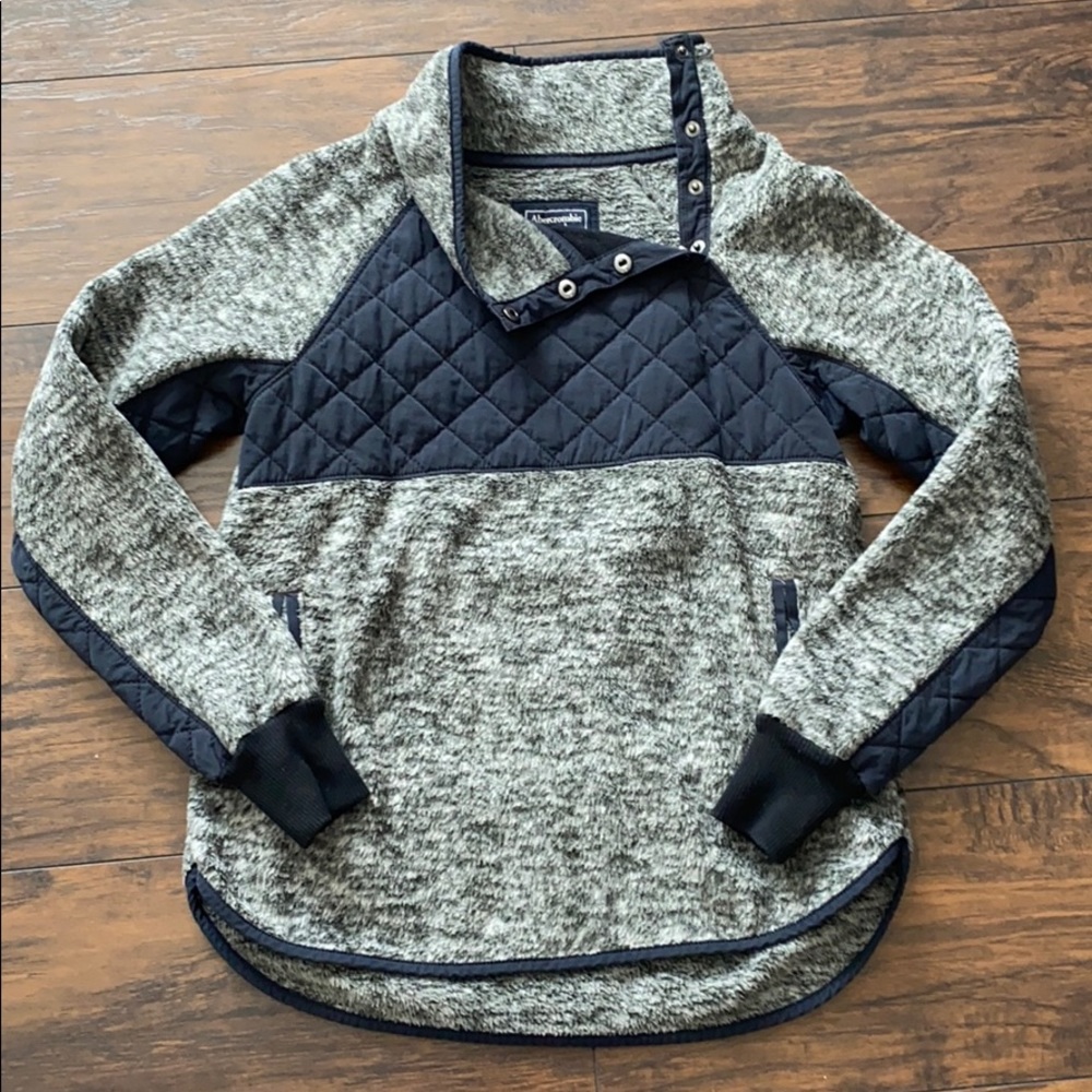 Abercrombie & Fitch Asymmetrical Snap-Up Fleece